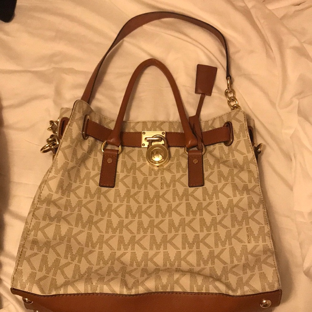 Micheal Kors purse